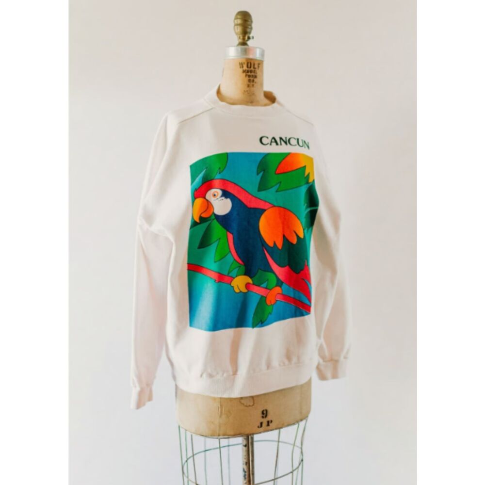 Vintage 90s CANCUN colorful parrot tropical sweatshirt, trendy indie 1990s - Picture 7 of 10